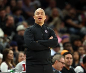 乐鱼app-自泰伦·卢35胜20负言论后 快船12胜2负高歌猛进&amp;一举冲进附加赛